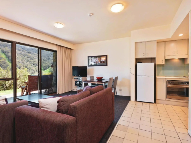 Lantern 1 Bedroom Garden Apartment with view