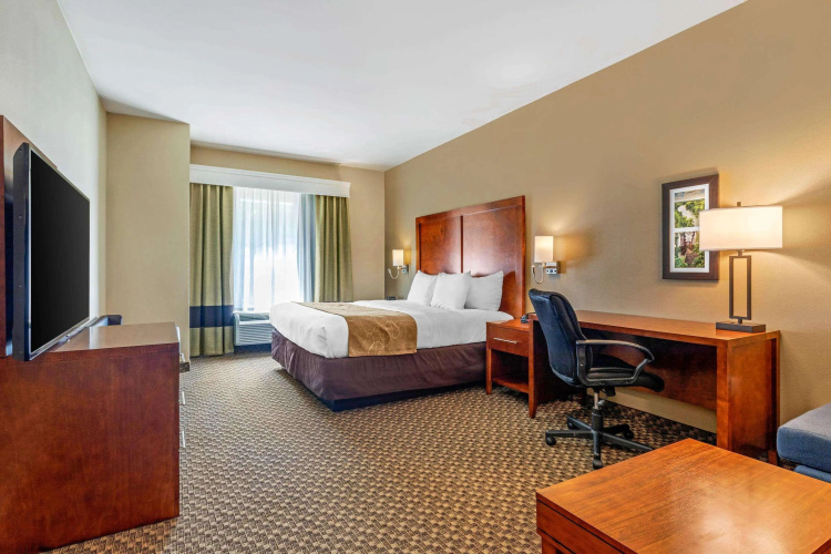Comfort Suites