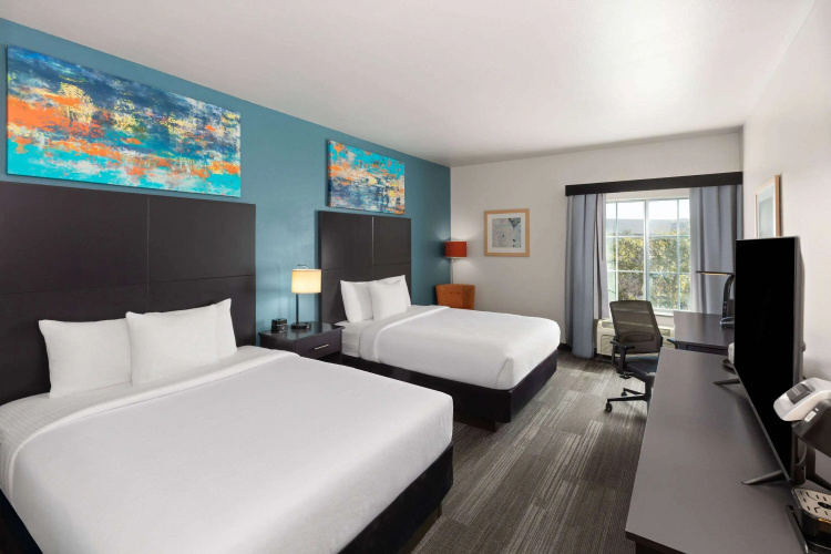 La Quinta Inn & Suites by Wyndham Austin NW/Lakeline Mall photo 8