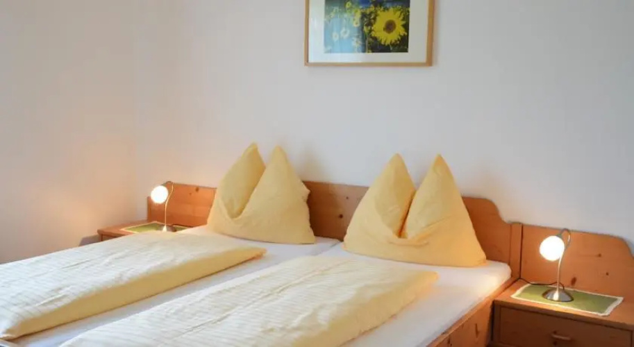 Haus Hannelore - Bed and Breakfast