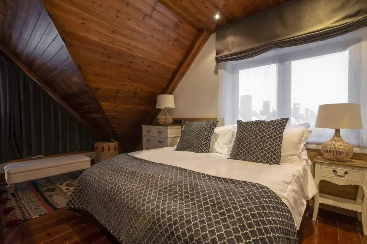 Eira Ski Lodge