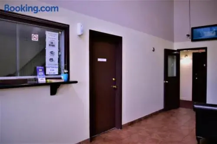 Royal Windsor Inn & Suites
