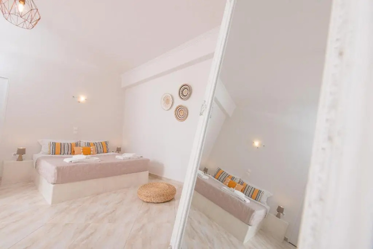 Golden Sunrise Suites