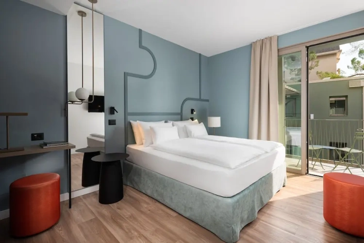 Comfort room