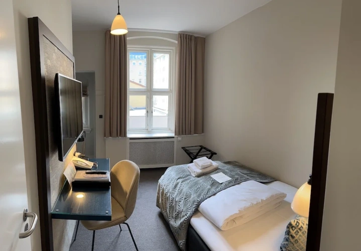 Deluxe Single room