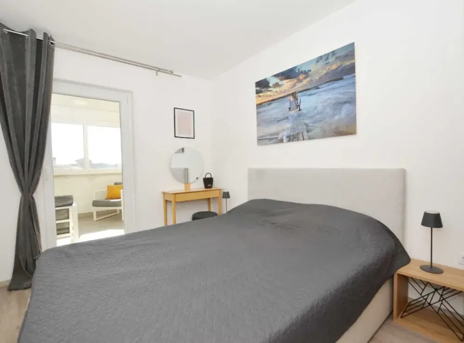 Tranquil and Bright Apartment With Loggia