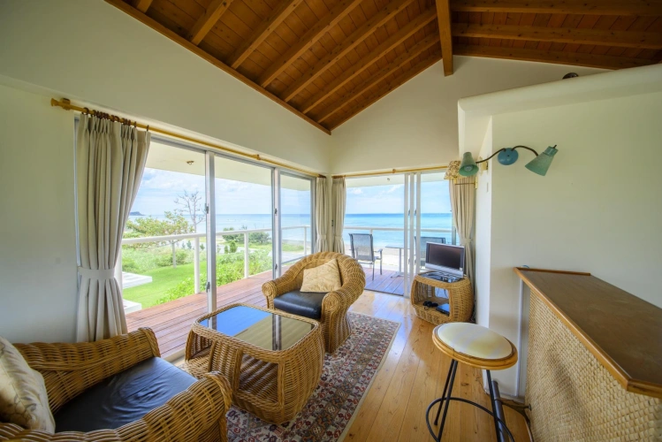 Deluxe Double Cottage with balcony and oceanfront