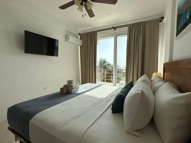 Noah Beach Hotel & Suites