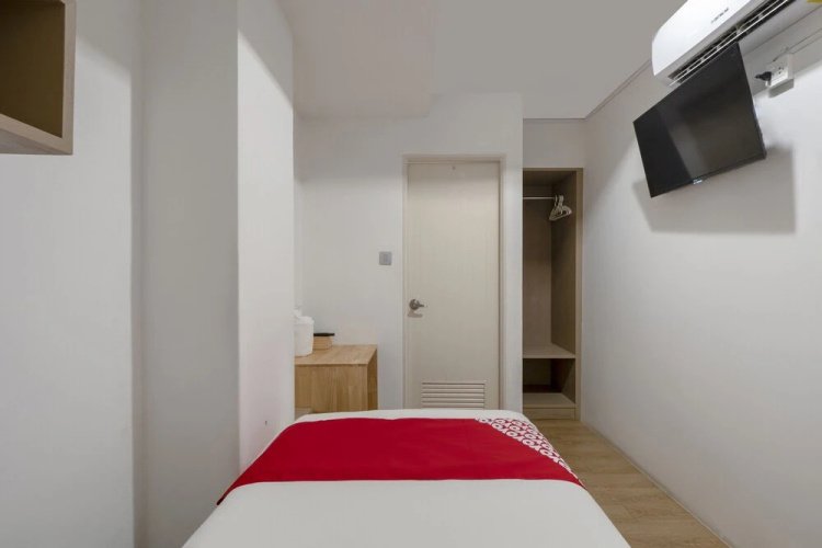 OYO 982 Charurat Suite