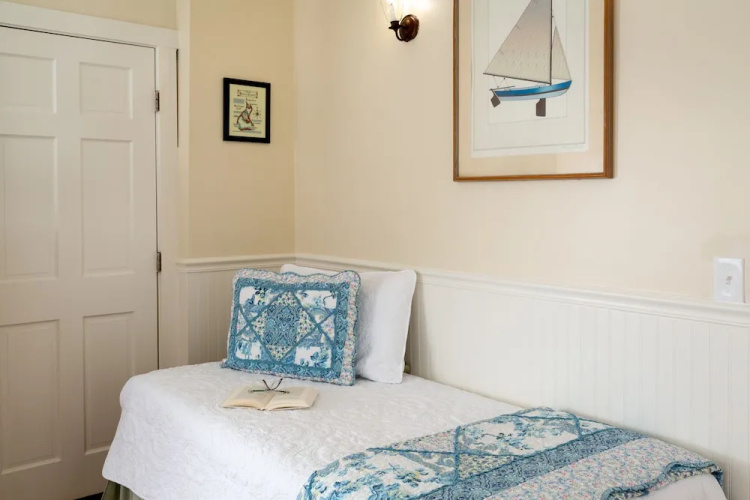 The Blue Dory Inn