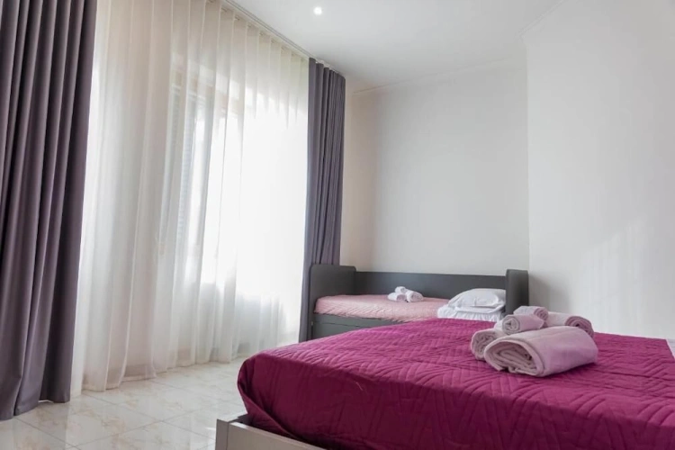 Standard Triple room with balcony and with city view