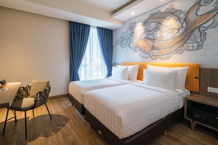 Deluxe Double room with city view