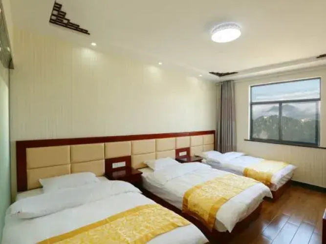 Longxi Inn
