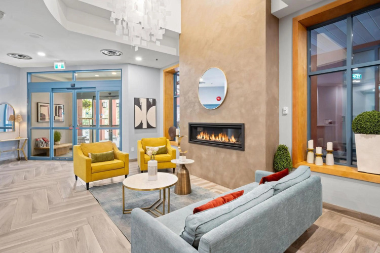 Alpenglow Lodge Family Studio with Murphy Bed by MVA
