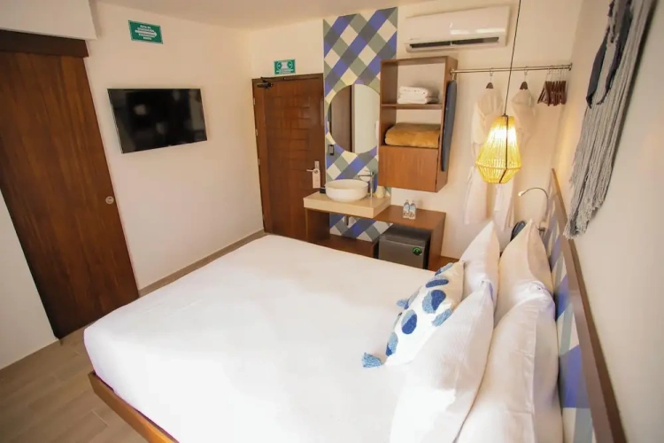 Superior Double room with balcony and with city view