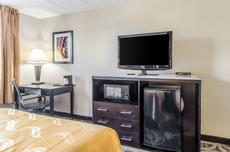 Red Roof Inn & Suites Middleborough