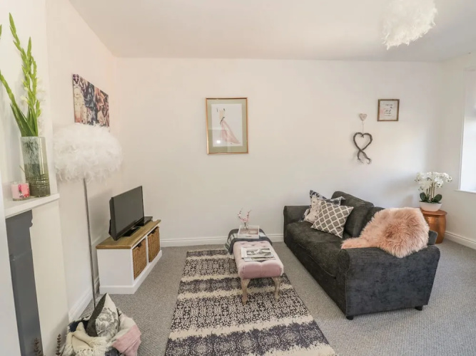 4 Gloucester House, Malmesbury