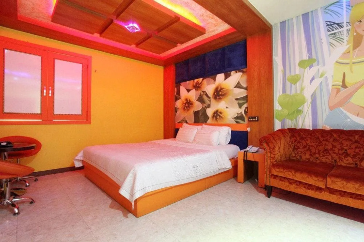 Chocolate Hotel
