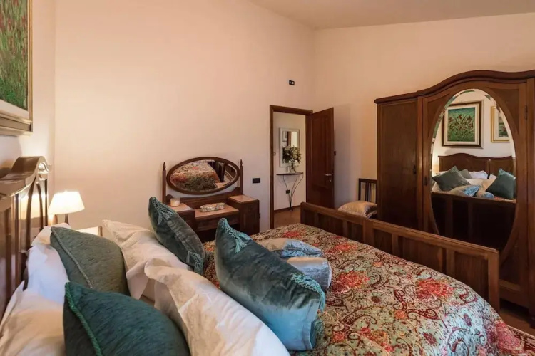 Luxury Italian Villa With Pool & Air Conditioning