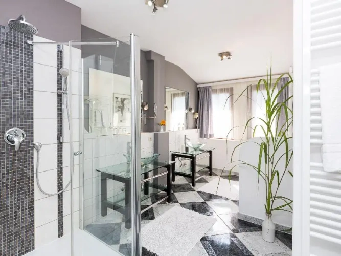 2 Bedrooms Suite with balcony
