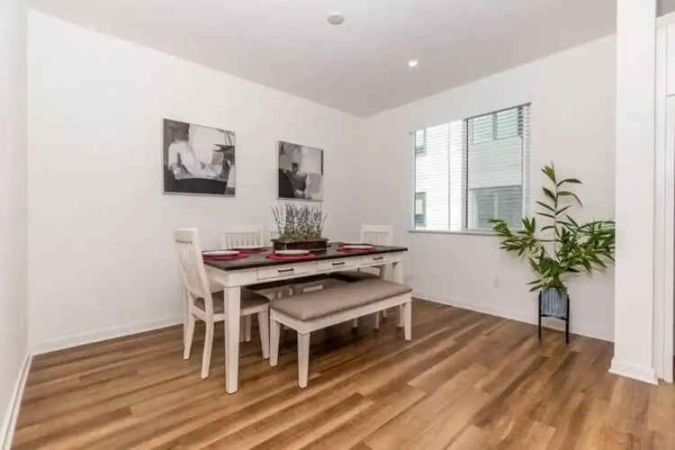 Private Room With Shared Bathroom
