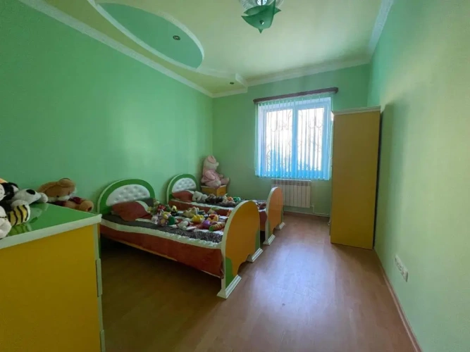 5 Bedrooms Cottage