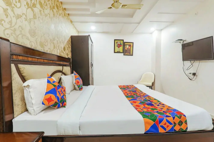 Fabhotel The Villa