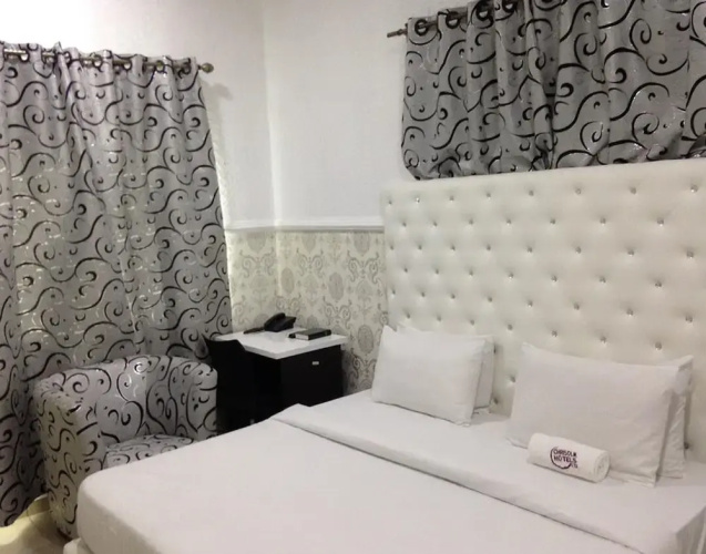 Chrisolik Hotel