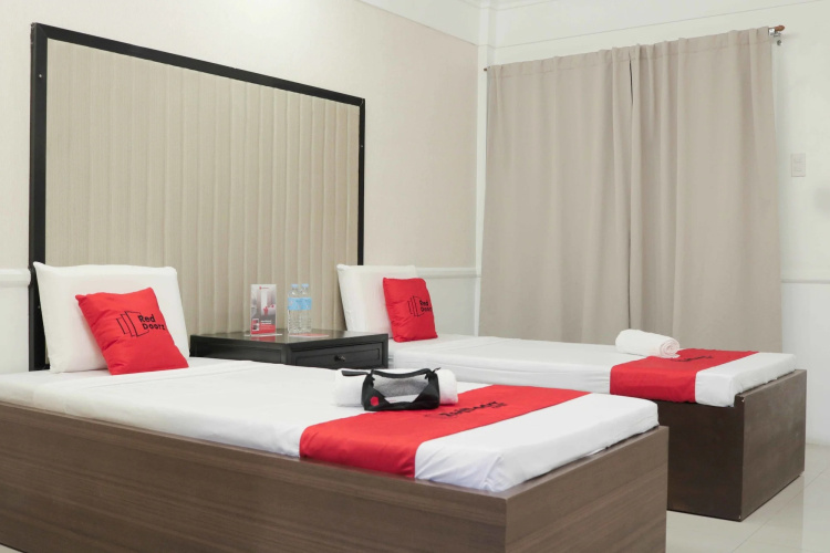 RedDoorz Premium @ Wireless Mandaue Cebu