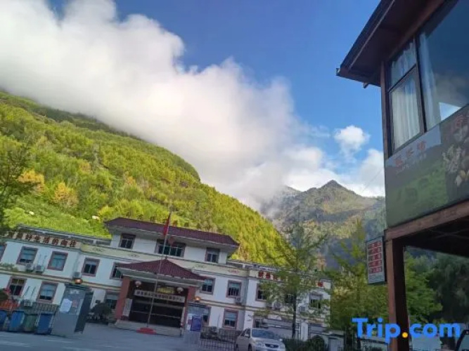 Wolongshoumorenjiakezhan