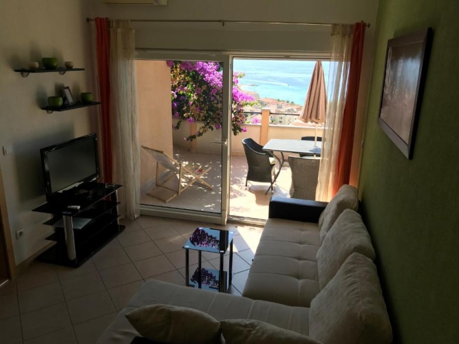 1 Bedroom Apartment with balcony and with sea view