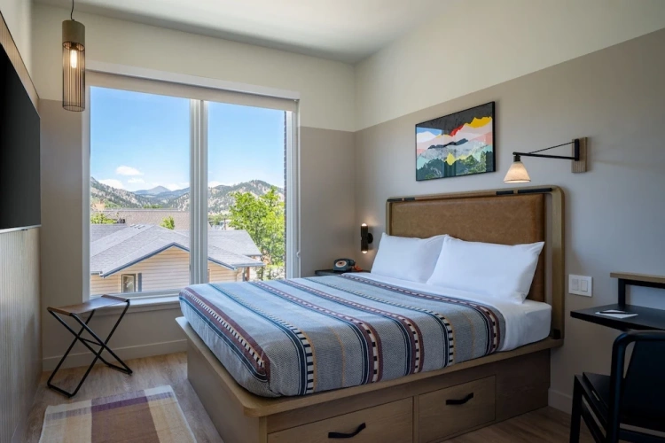 Corner Double room