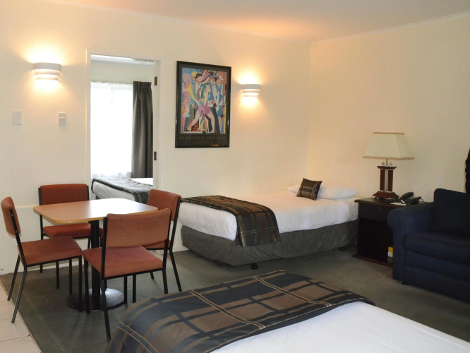Alpers Lodge & Conference Centre