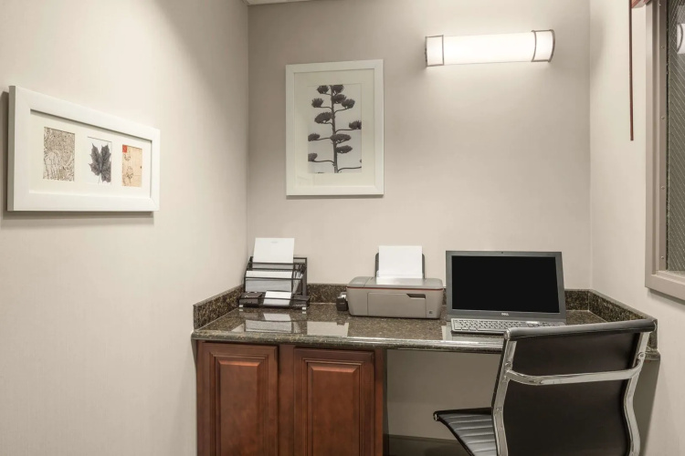 Country Inn & Suites by Radisson, Lima