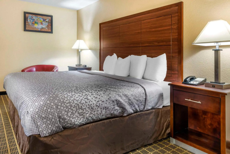 Econo Lodge La Crosse North