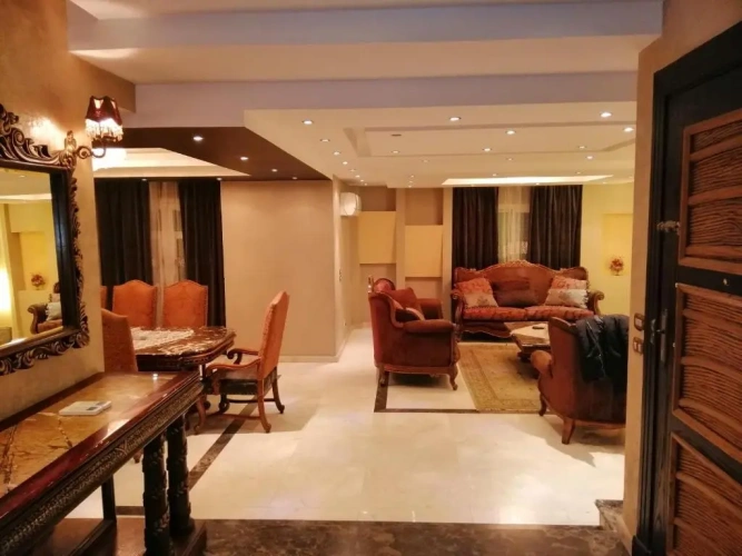 3 Bedrooms Apartment