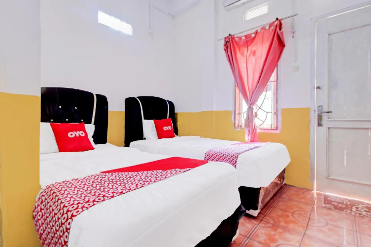 OYO 90307 Fj Alfaeyza Kost