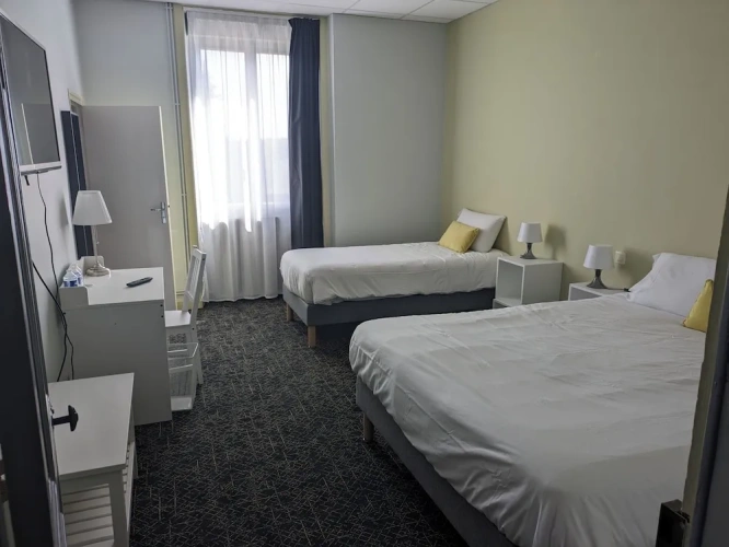 Standard Triple room