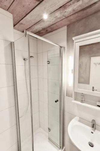 HOME Suites Apartment 3