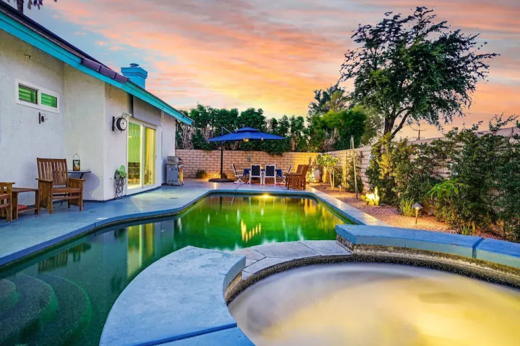 Palm Springs Escape Pool Spa Mountain Vibes