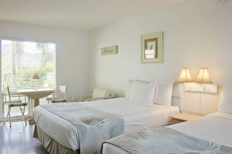 Seaspray Surf Lodge