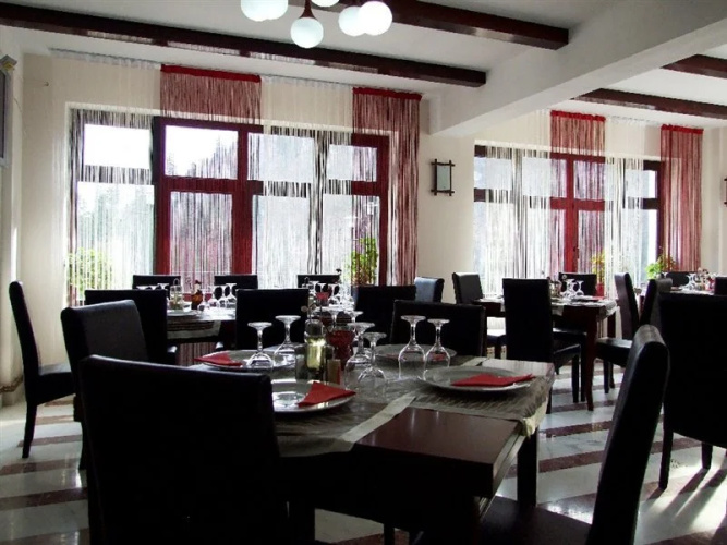 Hotel Piscul Negru