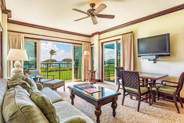 2 Bedrooms Condo oceanfront