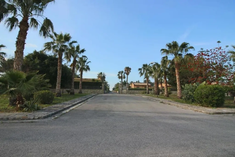 Villa with garden view