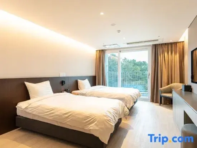 Deluxe Quadruple room