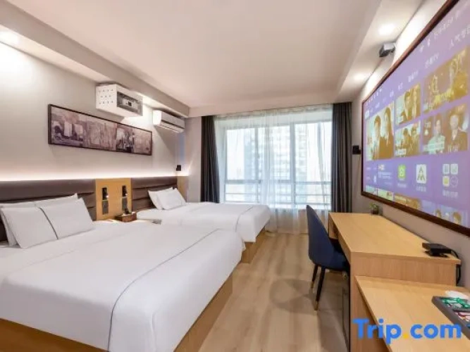 Standard Double room with street view