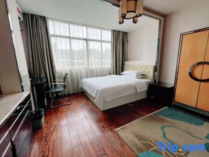 Triple Suite