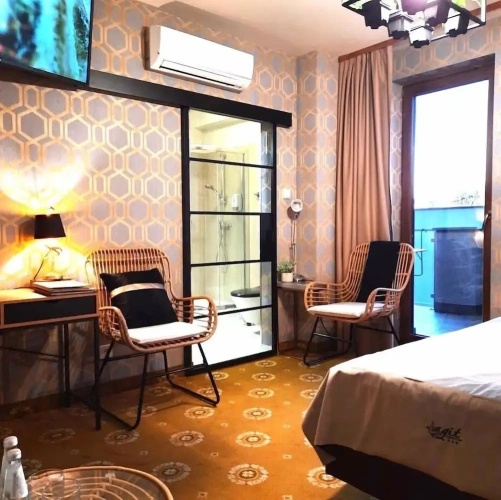 1 Bedroom Deluxe Suite