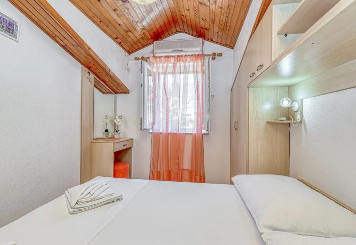 Brač Island Apt Mladineo A3 300mt From s