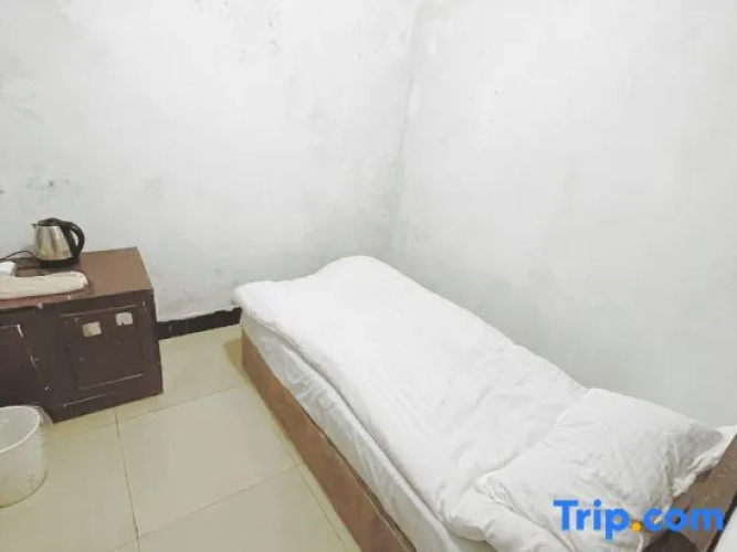 Xinjiyuan Hostel
